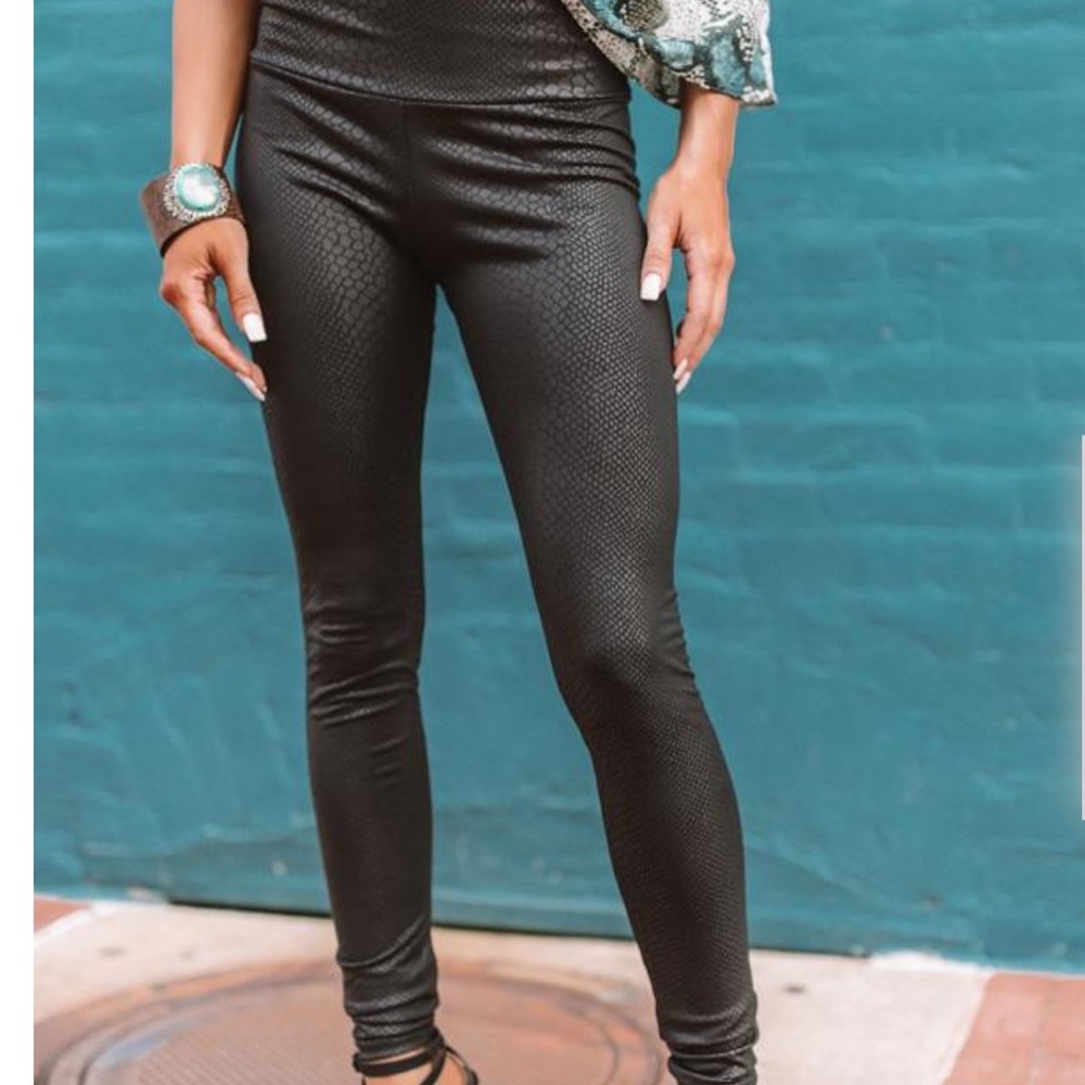 Snake print High waisted pleather leggings - Picture 3 of 9